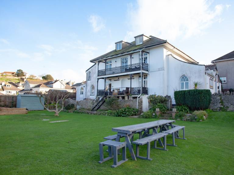 Children-friendly cottage with grill & yard | Water view | Pets allowed in Paignton