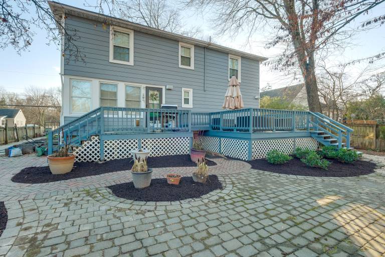 Private Yard & Deck: Long-Term Stay in Glen Allen! — photo 4