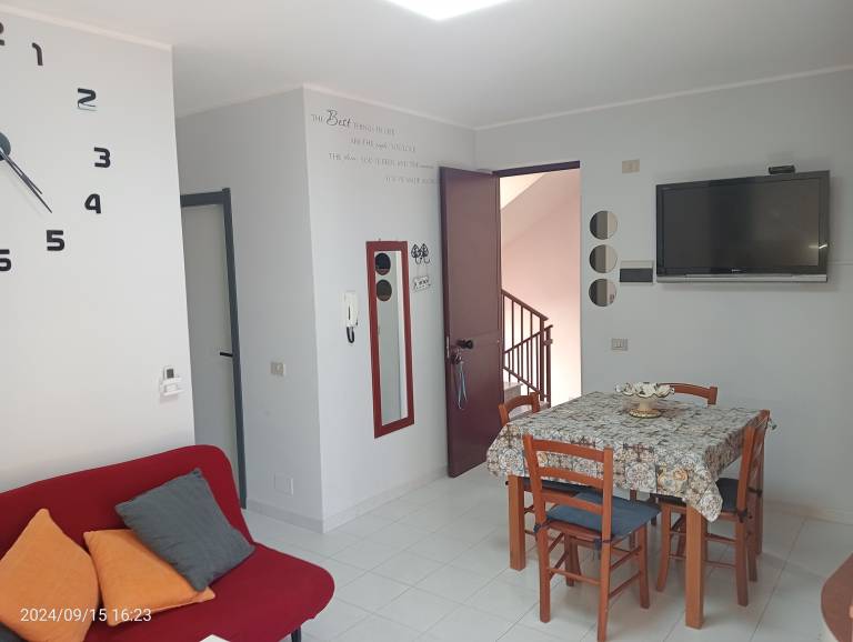 Rental apartment with terrace — photo 3