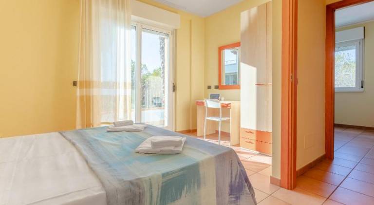 Wonderful serviced apartment with yard, pool & terrace | Beach nearby | Dogs allowed — photo 2