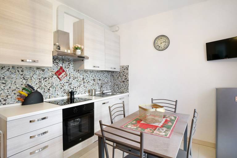 Holiday Apartment "La Taggiasca" with Sea View, Private Garden & Wi-Fi — photo 3