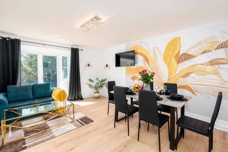 Family-oriented vacation home with grill, yard & fast internet | Pets are welcome in Sheffield