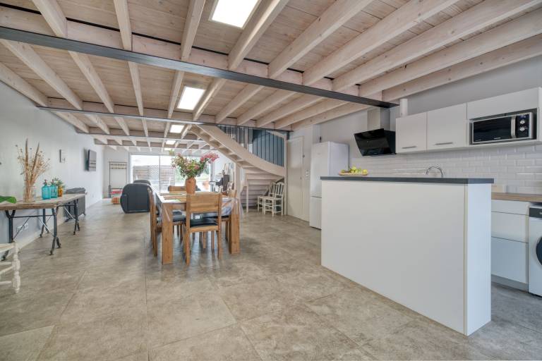 Family-friendly ample house with garden, pool & fast internet | Garden view | Suitable for remote work | Pets allowed — photo 5