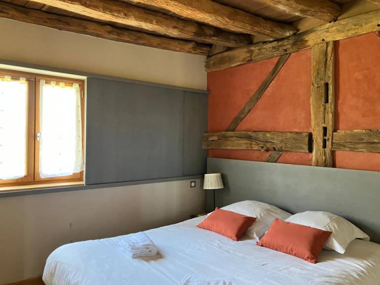 Gite with garden & terrace in Moulins