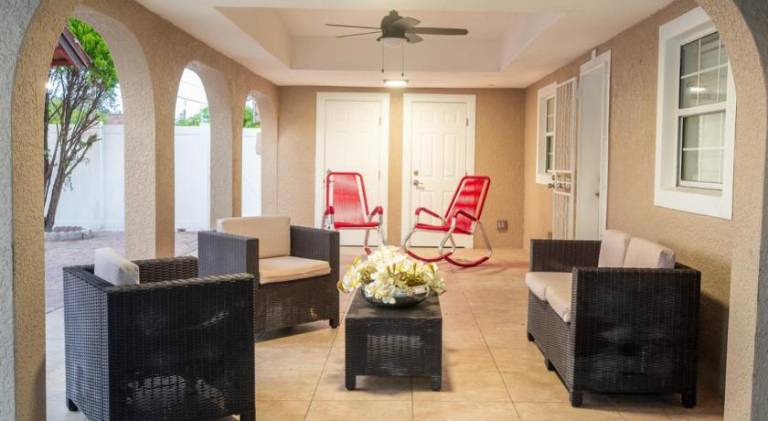 House with jacuzzi | Pet-friendly — photo 5
