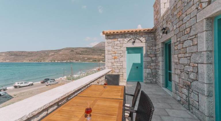 Holiday apartment with patio & garden in East Mani