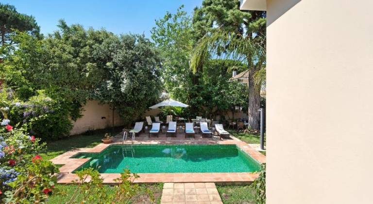 Fully equipped villa with yard, terrace & private pool | Perfect for remote work | Pets are welcome — photo 4