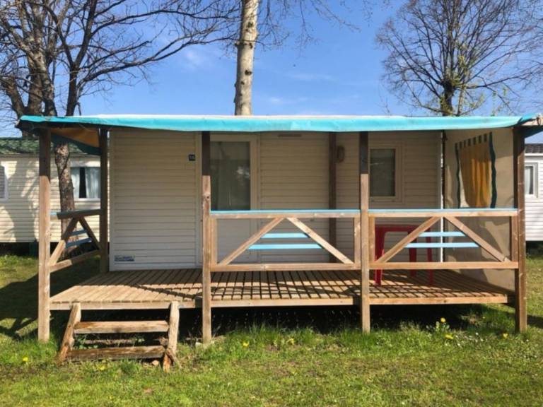 Mobile home with 1 room for 2 persons in Dole