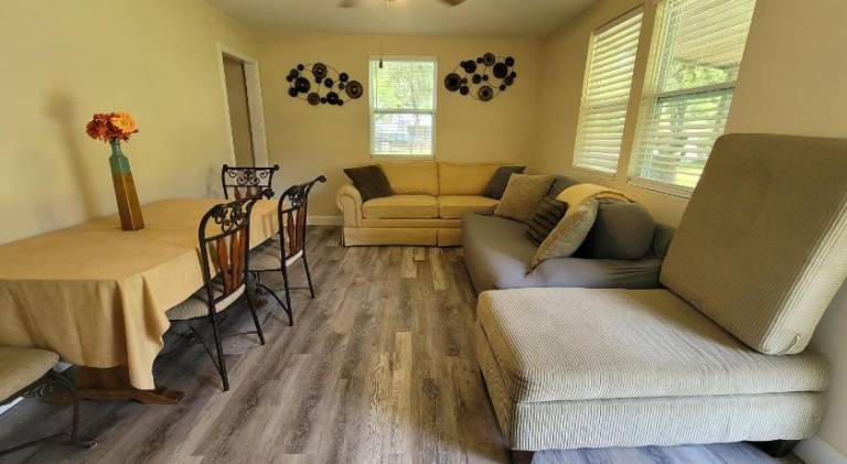 Vacation home with 3 rooms for 9 persons in Mobile, AL