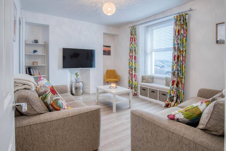 Child-friendly house with garden & fast internet | Beach view | Beach nearby | Pets are welcome — photo 3