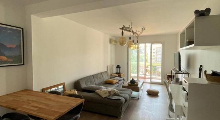 Serviced apartment with terrace in La Valette-du-Var