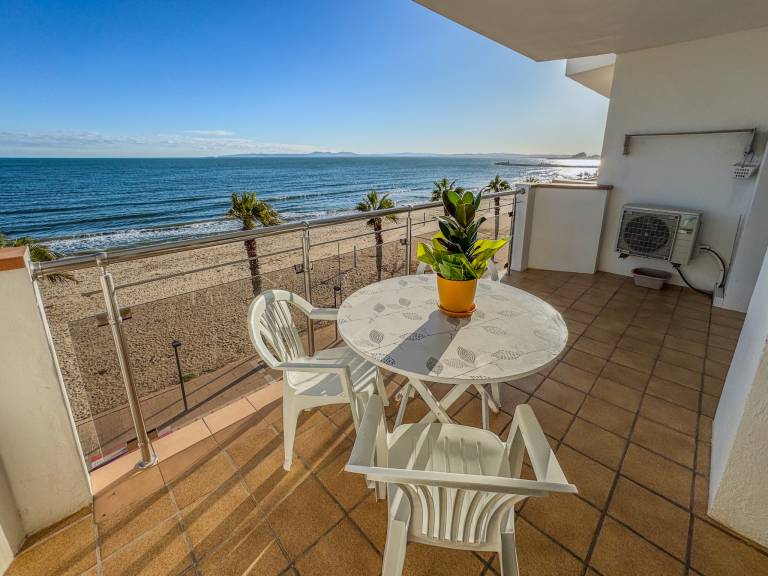 Rental apartment with terrace in Roses