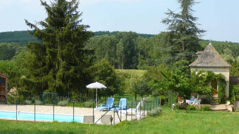 Gite with private pool, BBQ & yard — photo 5