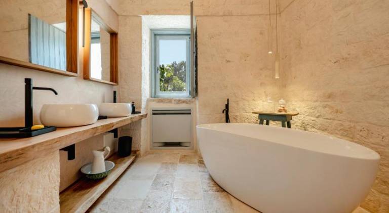 Fully equipped house with barbeque, private pool & hot tub | Perfect for remote work | Dogs allowed — photo 2