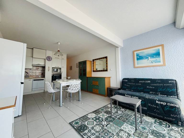 Fully equipped rental apartment with yard | Close to the beach | Pet-friendly — photo 4