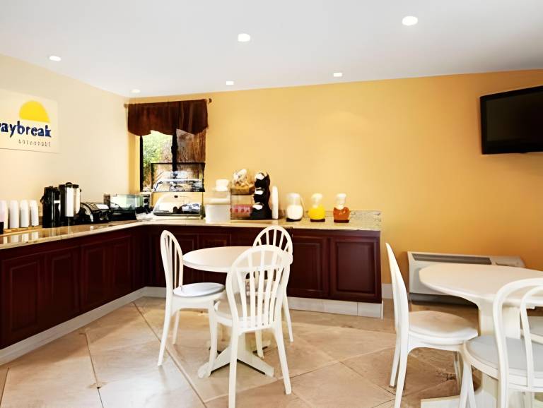 Hospitality Inn — photo 5