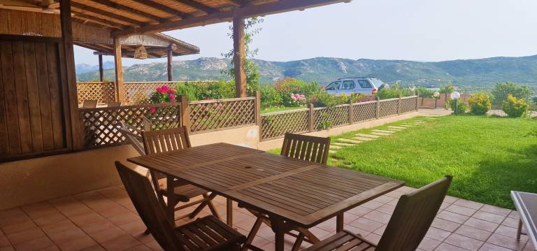 Villa with garden | Garden view — photo 5
