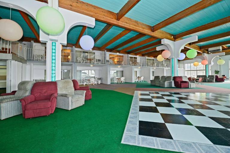 Howard Johnson by Wyndham Benton Harbor — photo 4