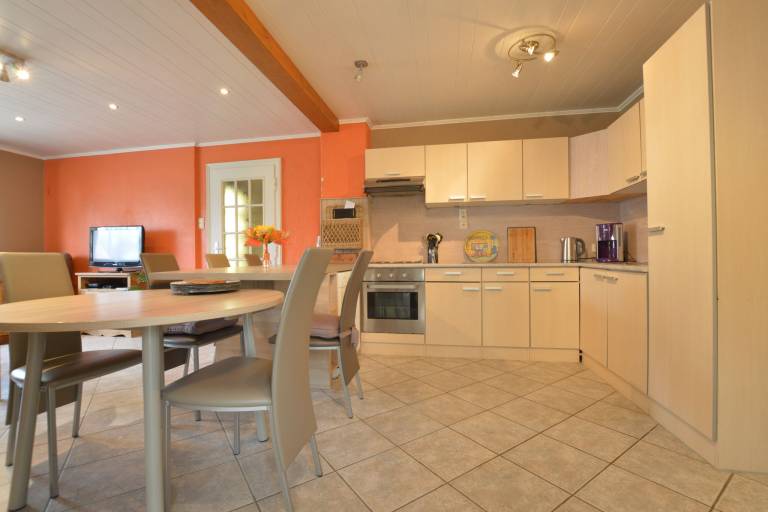 Cottage with yard, terrace & BBQ | Sea view — photo 3