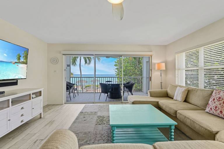 Resort West Bay