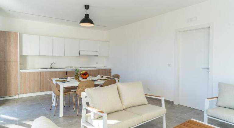 Holiday apartment with patio & yard — photo 4
