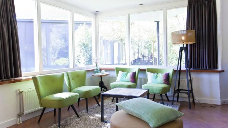 House with patio & garden — photo 4