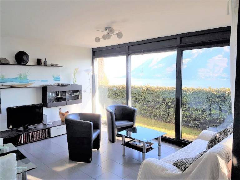 Fully equipped lovely rental apartment with yard & patio | Sea view | Pets are welcome — photo 2