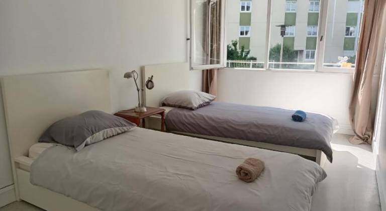 Chambres COSY PARIS CENTRE au Pied du metro in Le Kremlin-Bicetre