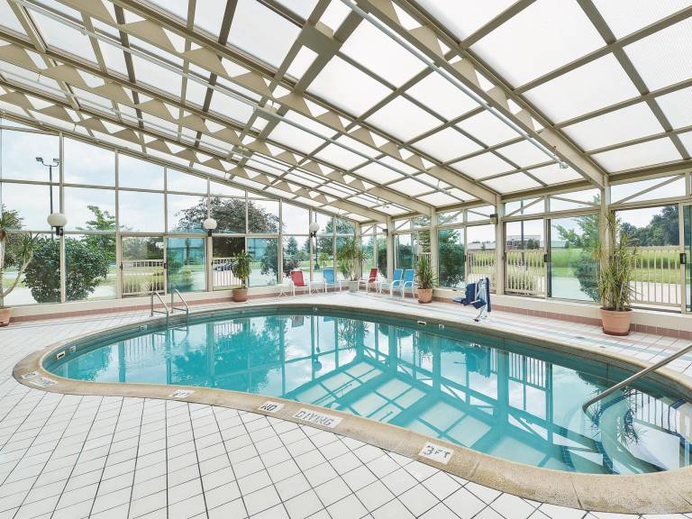 Best Western Plus Lafayette Hotel University Area — photo 2
