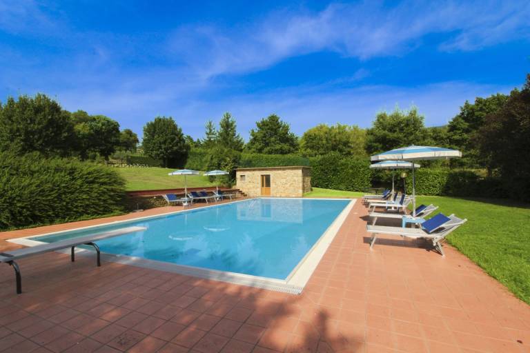 Child-friendly charming villa with terrace, private pool & hot tub | Pet-friendly — photo 3