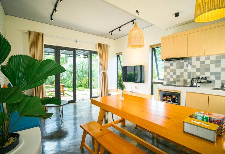 Villa with yard & barbeque — photo 3