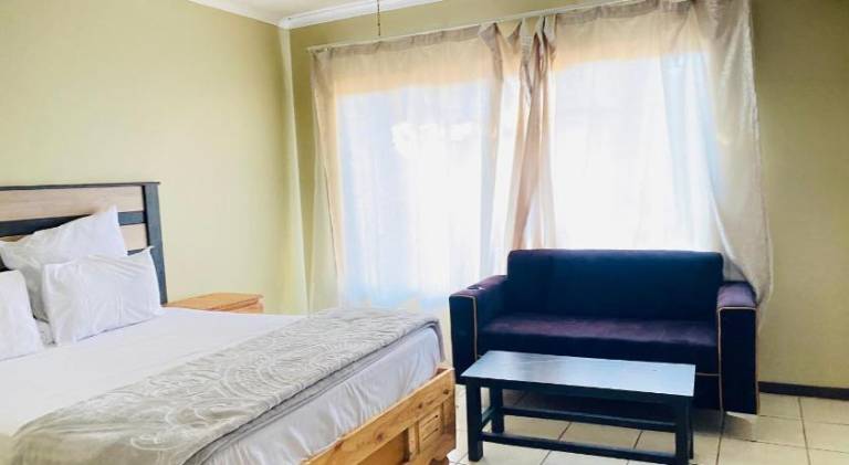 C and c guest house pretoria north — photo 2
