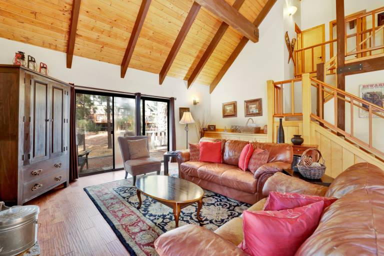"All Season Alpine Retreat" 3BR/2BA: Private Steam Sauna, Hot Tub & Game Room — photo 3