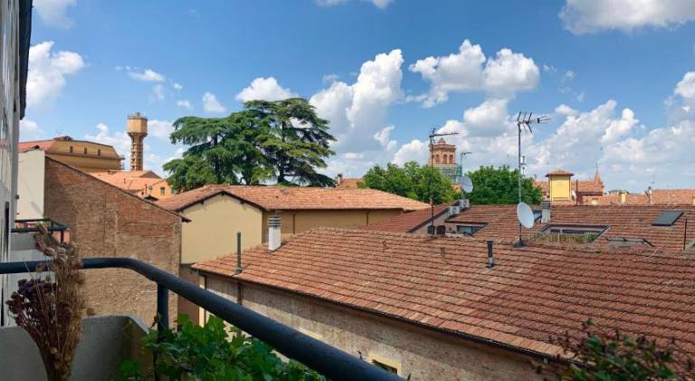 Charming Home Towers-Roofs View — photo 3