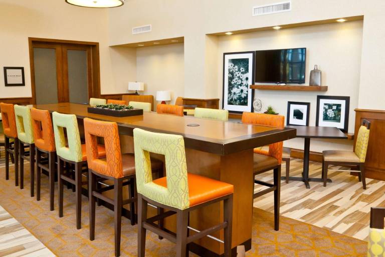 Hampton Inn & Suites Salinas — photo 4