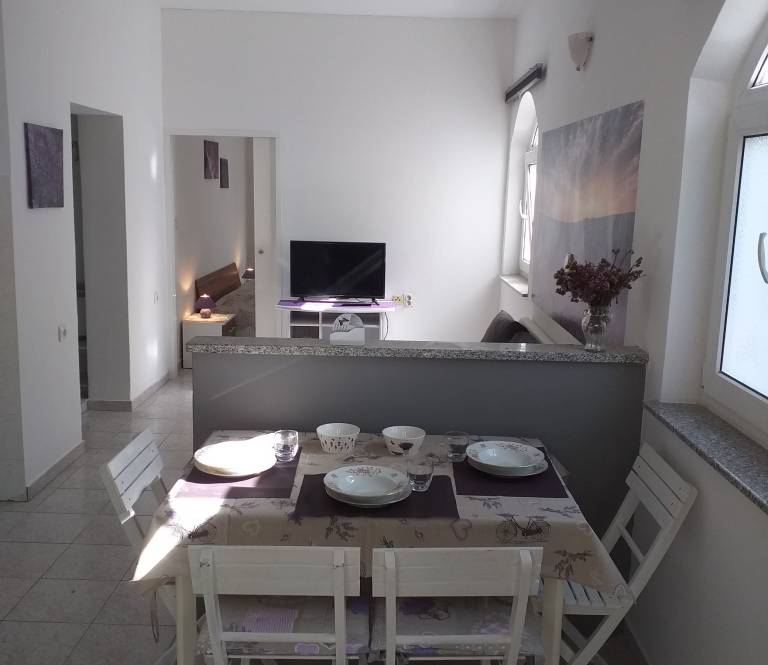 Apartments Lavanda & More - One Bedroom Apartment with Shared Terrace — photo 5