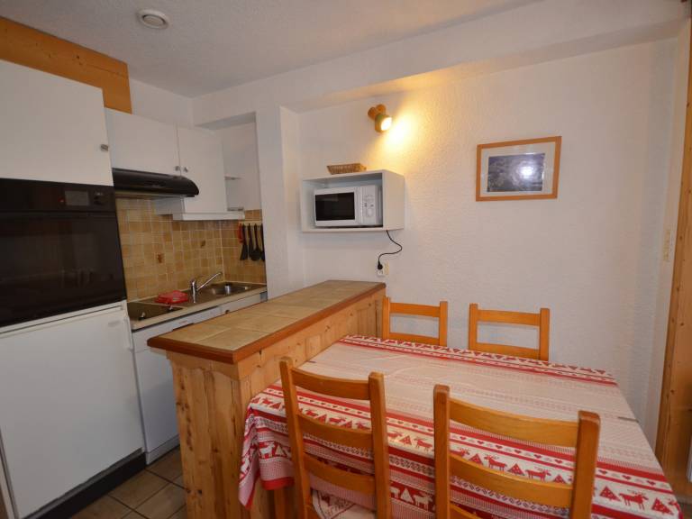 Charming Studio Near Village Center, 150m from Slopes, Balcony, Pet-Friendly — photo 4