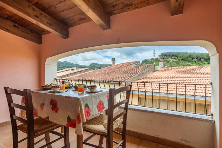 Holiday Home 'Grande Casa Nel Villaggio' with Mountain View, Private Terrace and Wi-Fi in Oristano