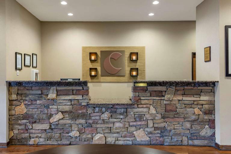 Comfort Inn & Suites Blue Ridge — photo 5