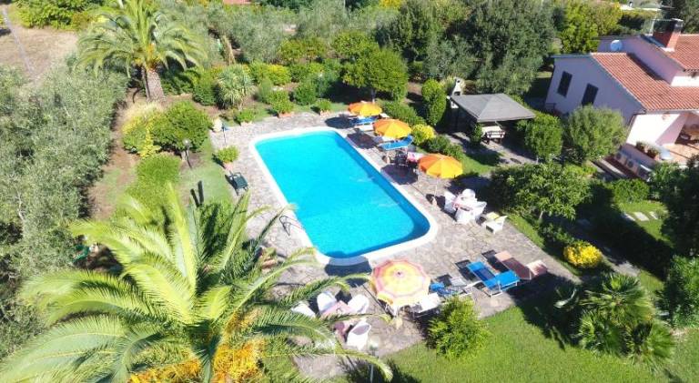 Serviced apartment with pool, garden & terrace | Dogs allowed in Castiglione della Pescaia