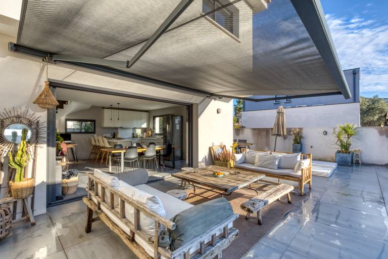 Family-friendly villa with grill, garden & pool | Garden view | Suitable for remote work | Dogs allowed — photo 4