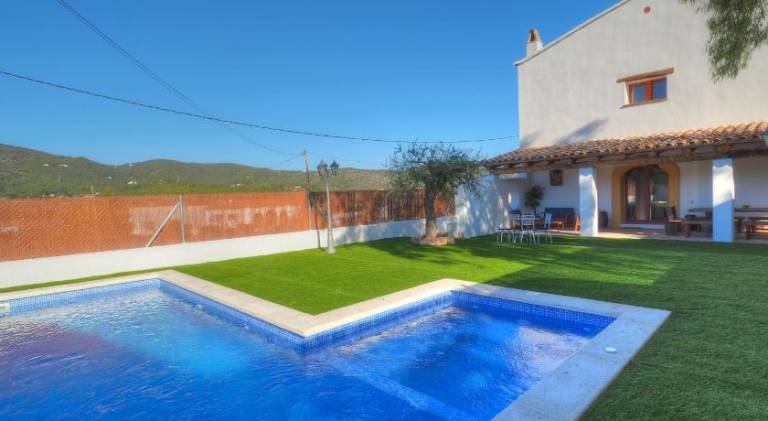 Villa with pool & jacuzzi in Sitges