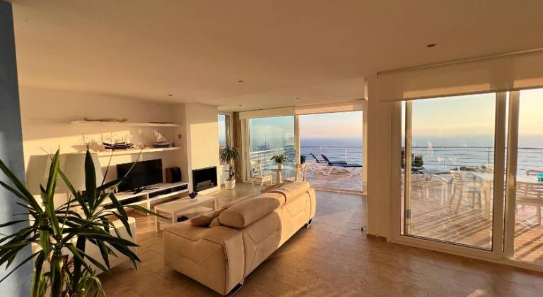Fully equipped pleasant villa with patio, barbeque & private pool | Perfect for remote work | Pet-friendly — photo 2