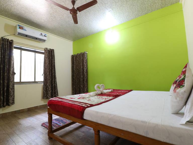 Serviced apartment Tarkarli Beach