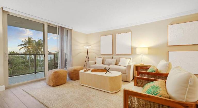 Rental apartment with pool in Boca Raton, FL