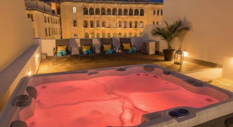 Fully equipped house with hot tub, garden & terrace | Close to the beach | Perfect for remote work | Pet-friendly — photo 2