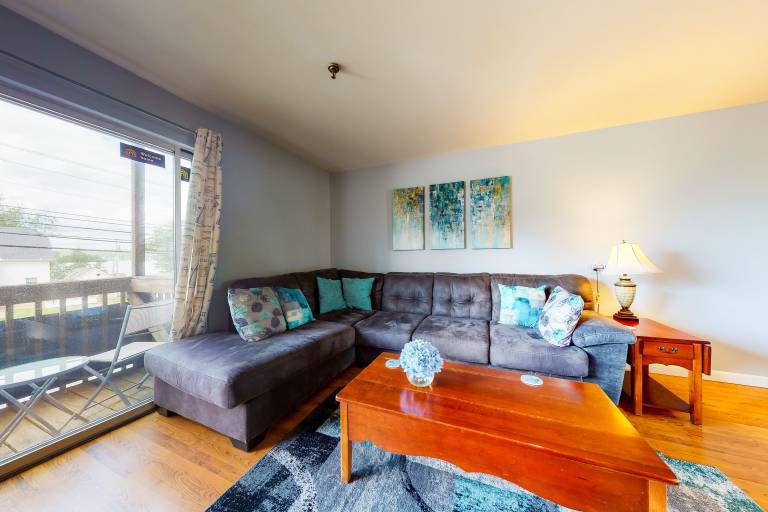 Condo Gilford