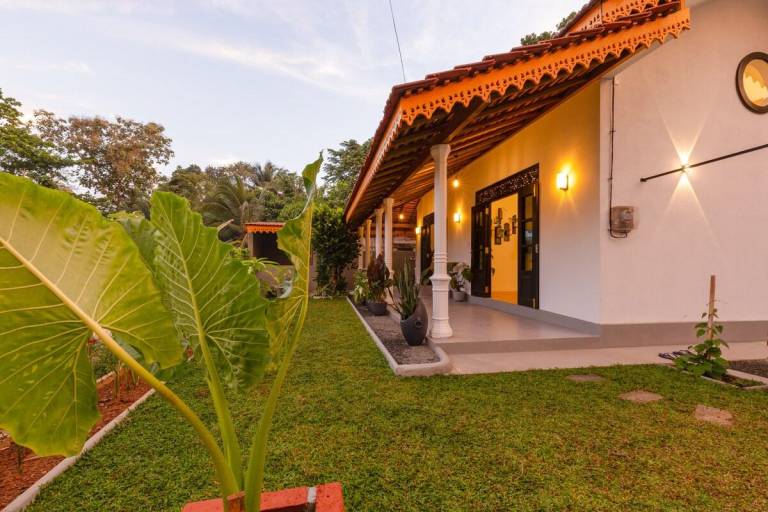 Private 1BR Villa Quiet Stay 10 min Hikkaduwa — photo 4
