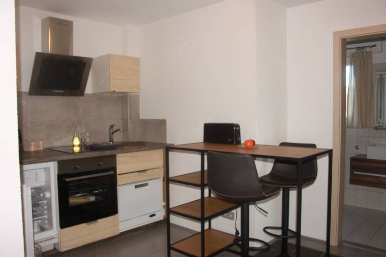 Apartment '2-Raum- A43 Mit Küche' with Shared Garden and Wi-Fi — photo 2