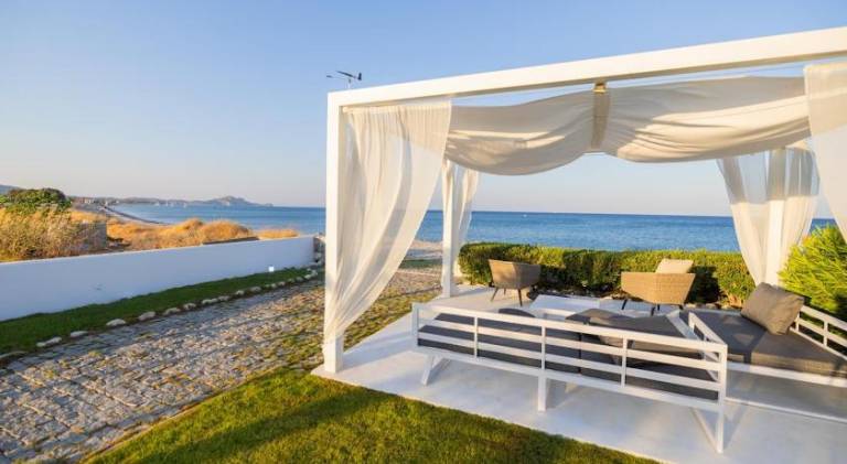 Charisma Beach Front Villa — photo 4